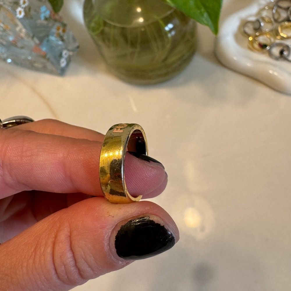 F U ring - Picture 4 of 7